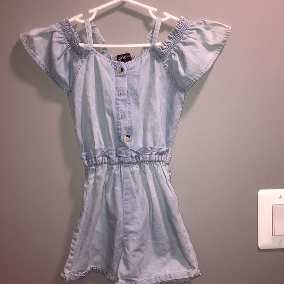 BRAND NEW GIRLS DENIM ROMPER SIZE 4! NWT! SMOKE FREE HOME! - Picture 2 of 5